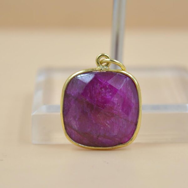 Gorgeous Dyed Ruby Gemstone 925 Sterling Silver Pendant/ Wholesale Hanging Pendant Jewelry For Suppliers & Manufacturer