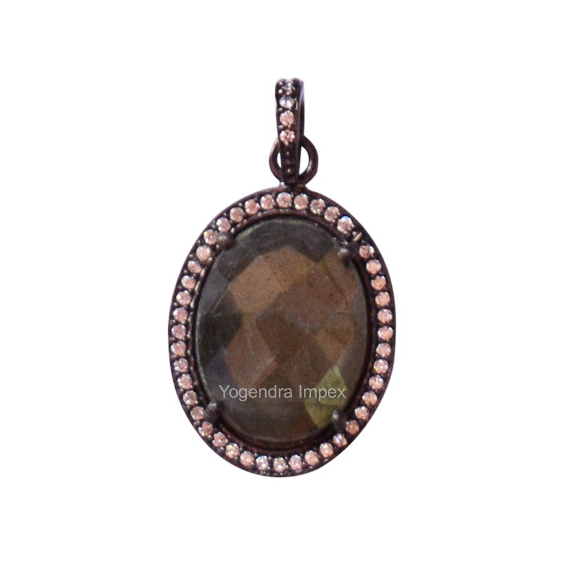 Handmade Oval Shape Natural Labradorite Gemstone 925 Sterling Silver Pendant Wholesale Gemstone With CZ Pendant For Suppliers