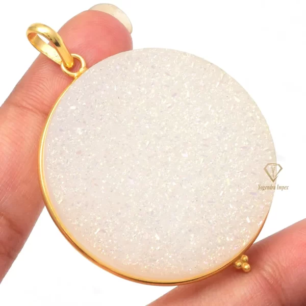 Rainbow Moonstone Titanium Druzy Gemstone Pendant 925 Sterling Silver Round White Druzy Gemstone Pendant For Wholesale Supplies