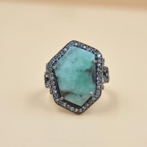 Natural emerald Gemstone Ring 925 Sterling Silver, Handmade trendy Designer Bezel Set Engagement Ring For Wholesale Suppliers