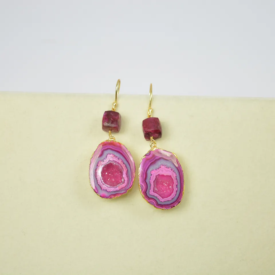 Elegant Pink Solar Quartz Gemstone Drop Earrings 18k Gold Electroplated Geode Hook Earrings For Suppliers & Manufacturer