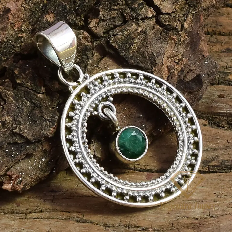 Gorgeous Natural Green Emerald Gemstone Pendant 925 Sterling Silver, Boho Pendant Jewelry For Manufacturer & Suppliers