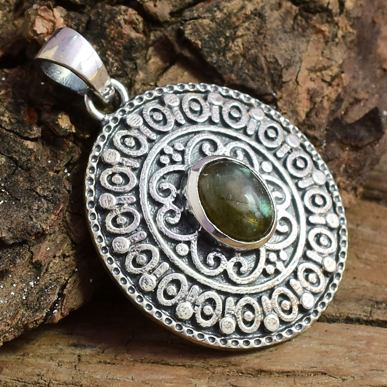 Natural 925 Labradorite Round Shape pendant wholesale 925 sterling silver jewelry natural Women Birthstone Healing Pendant