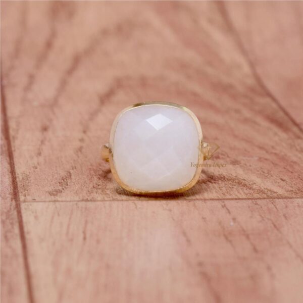 Top Quality Natural White Moonstone Gemstone Rings 925 Sterling Silver Cushion Shape White Gemstone Rings For Wholesaler