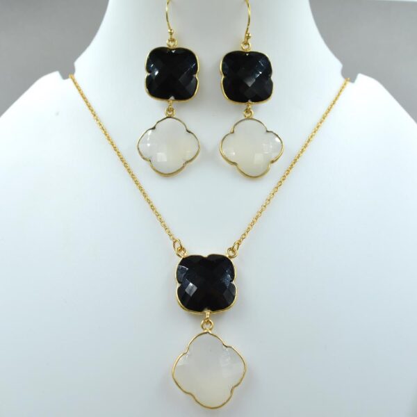 Black Onyx & White Chalcedony