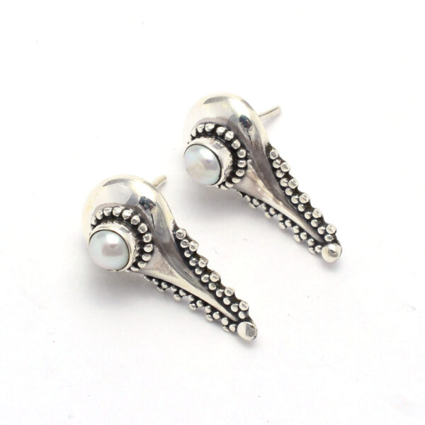 Best Selling 2023 Fine Sterling silver natural round shape Pearl gemstone gemstone stud earring for women jewelry manufacturer