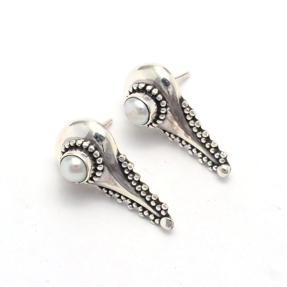 Best Selling 2023 Fine Sterling silver natural round shape Pearl gemstone gemstone stud earring for women jewelry manufacturer