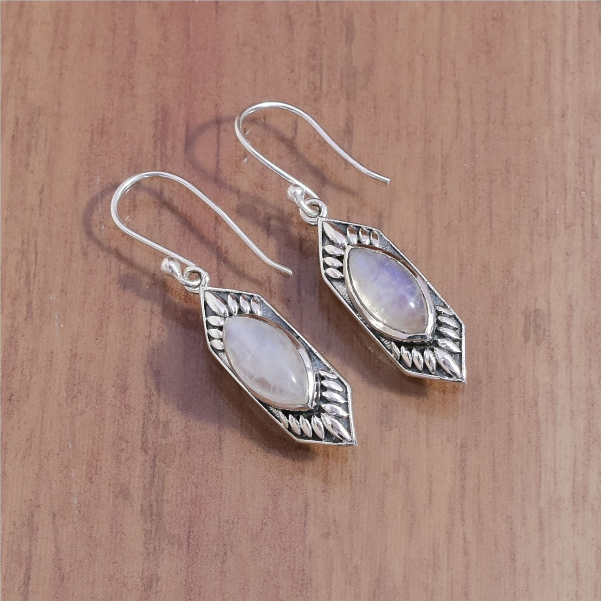 Oval Natural Rainbow Moonstone Gemstone 925 Sterling Silver Earrings, Wholesale Designer Drop & Dangle Earrings For Suppliers