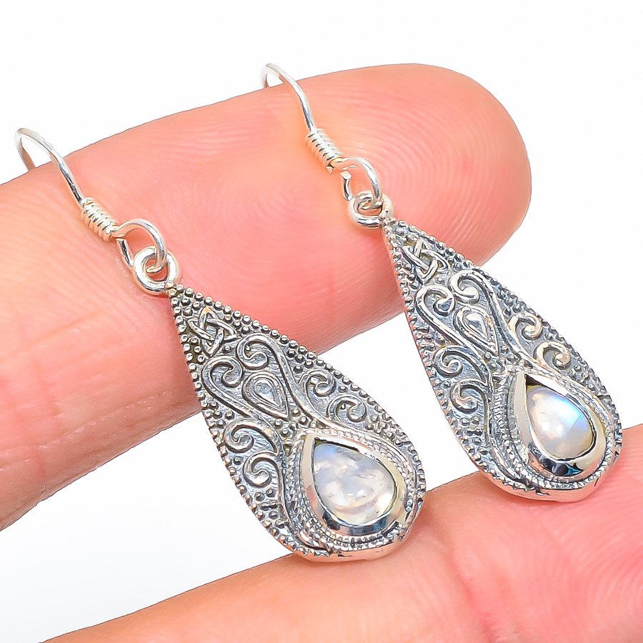 Rainbow Moonstone Gemstone