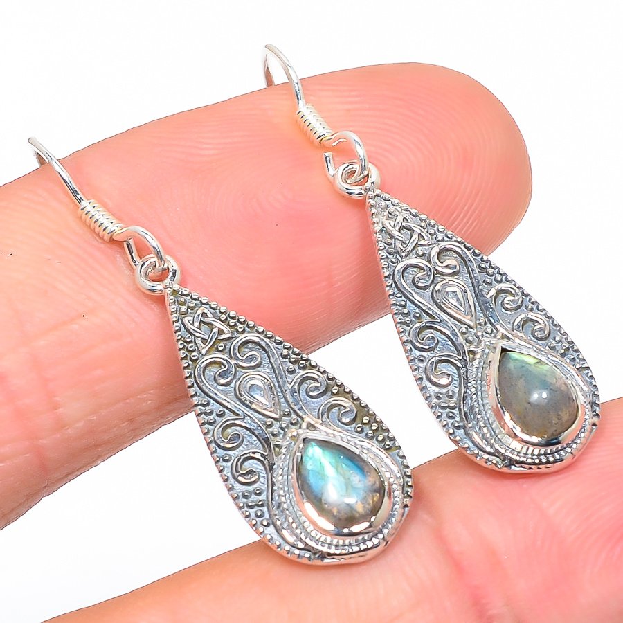 Labradorite Gemstone