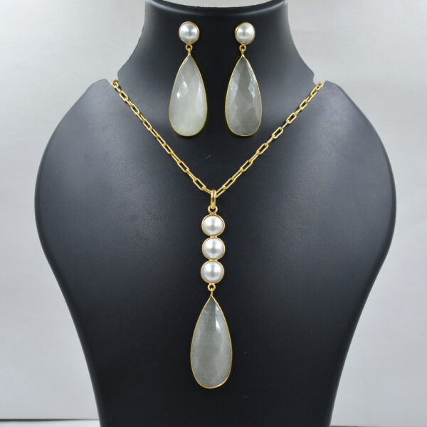 White Monalisa With Shell Pearl Half Round Necklace 925 Sterling Silver